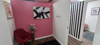 Beauty Studio II - Image 2