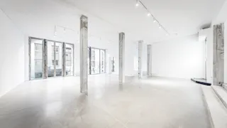 Large Showroom Rue Froissart - Image 15