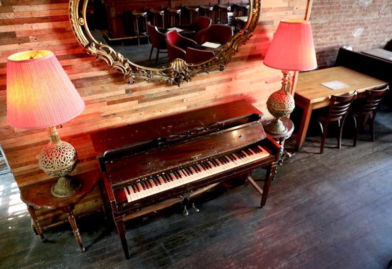 Vintage Restaurant Space - Image 4