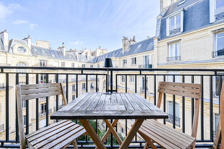 Appartement Haussmannien de 170m2 Avenue Victor Hugo - Image 3