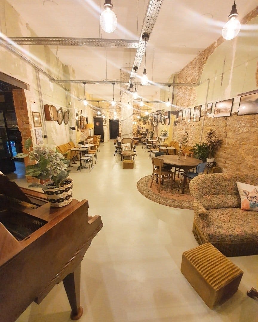 Spacious Atypical Cafe and Event Space in Metz