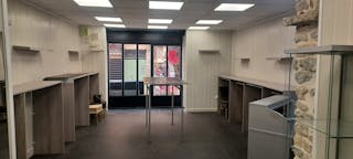 Espace Pop-up idéal dans le centre piéton commercial de Hyères - Image 0