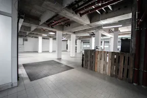 Spacious Showroom in the heart of Berlin - Image 5