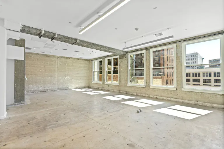 NATURAL LIGHT LOFT | DTLA SKYLINE VIEW | PRIVATE HAIR, MAKEUP AND VANITY SPACE - Image 0