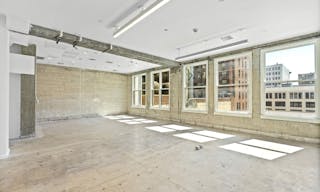 NATURAL LIGHT LOFT | DTLA SKYLINE VIEW | PRIVATE HAIR, MAKEUP AND VANITY SPACE - Image 0