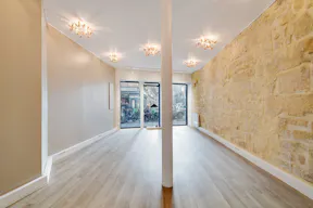 Boutique For Rent Rue Saint-Honor� - Ideal Pop-Up Store / Art Exhibition - Image 2