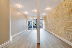 Boutique For Rent Rue Saint-Honor� - Ideal Pop-Up Store / Art Exhibition - Image 2