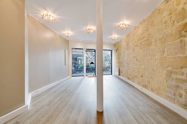Boutique For Rent Rue Saint-Honor� - Ideal Pop-Up Store / Art Exhibition - Image 2