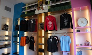 Beautiful boutique space in the heart of the Fairfax District - Image 5