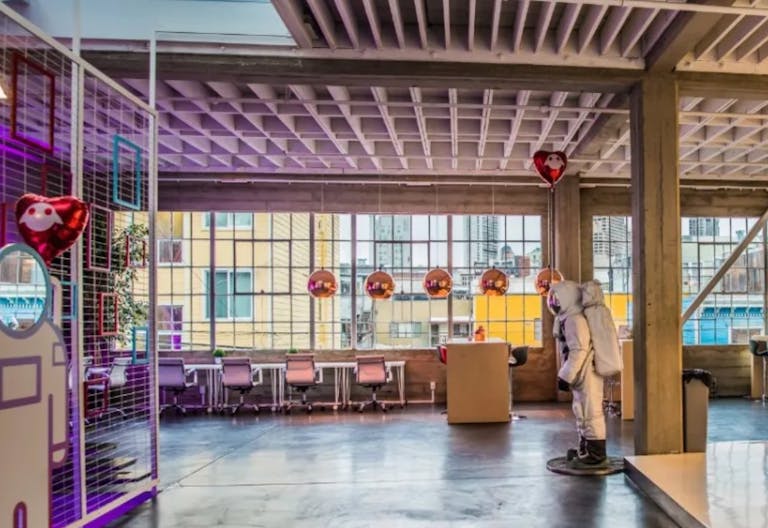 Modern SOMA building with Atrium and Rooftop Patio - Image 0