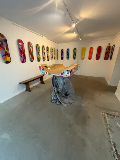 Pop-Up Store 20m² au cœur du 11e – Espace lumineux dans boutique de vinyles Blazing Music  - Image 3