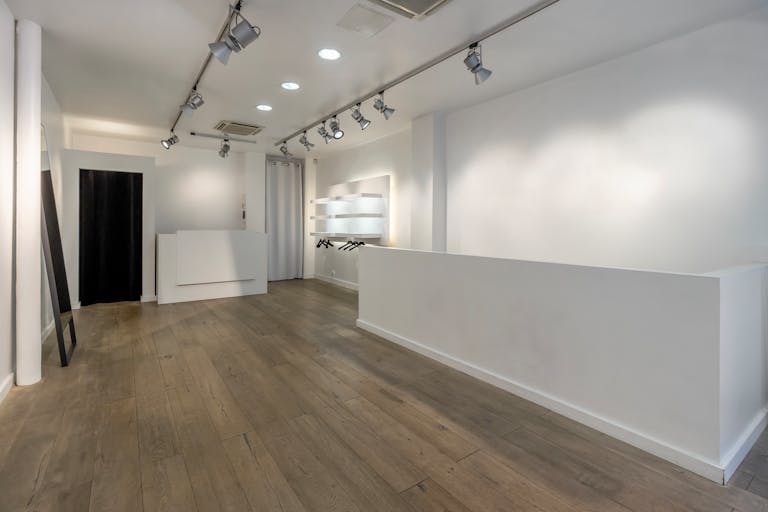 Showroom, popup store on rue de Turenne - Image 3