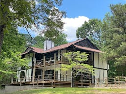 Georgia Lakehouse Creative Space & ART Gallery - Image 1