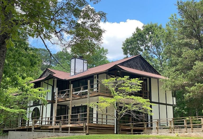 Georgia Lakehouse Creative Space & ART Gallery - Image 1