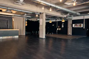 Large Retail & Experience Floor Near Alexanderplatz - Image 19