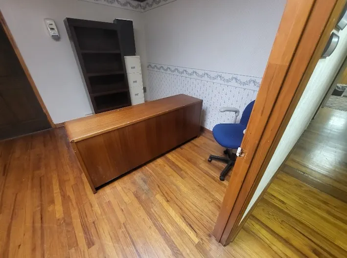 Multi-Office Space with lots of amenities! - Image 2