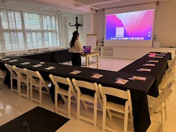 Modern Loft Showroom in Midtown - Image 11