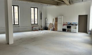 Unique space Boulevard haussmann Paris - Image 6