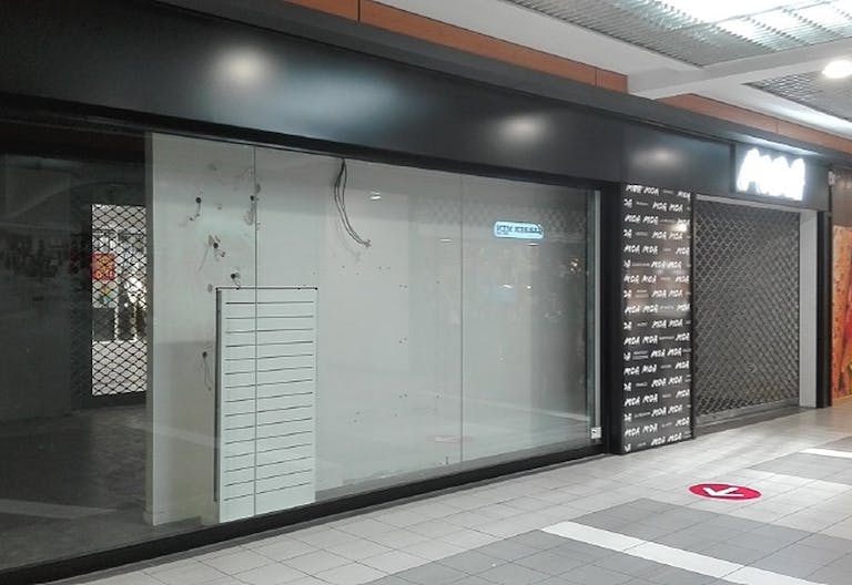 Shopping Mall N�mes �toile - Cell 61 - Image 1