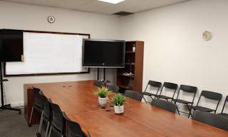 Spacious , quiet and clean room 124 at University of San Jose - Image 2