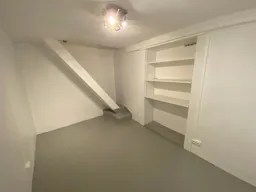 An atypical loft-style space near Montmartre - Image 10