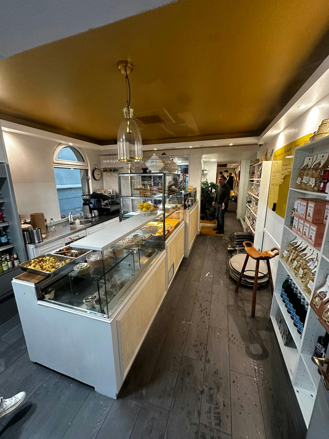 90 sqm Restaurant and Event Space on Rue Lauriston, Paris