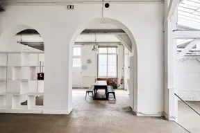 Showroom in Folie-M�ricourt - Image 4