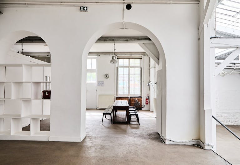 Showroom in Folie-M�ricourt - Image 4