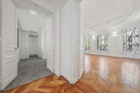 Beautiful Haussmannien Showroom Fashion Week - Image 5