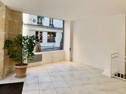 Beautiful space-Show room corner spot close from" le marché des enfants rouges" Haut Marais - Image 8