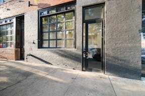 Chic East Williamsburg Space - Image 12