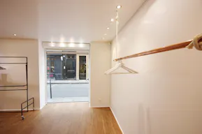 Pop Up Boutique IN LE MARAIS - Image 2