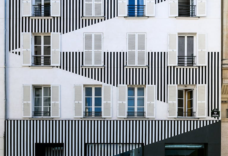 Incredible Venue in Paris 17th - Image 1