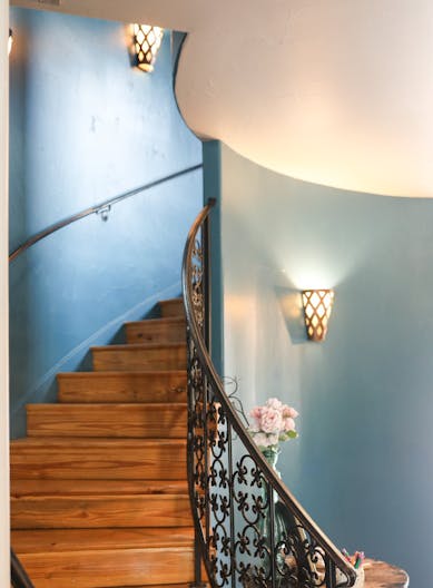 Stunning Tuscan Villa in the Heart of The Texas Hill Country - Image 4