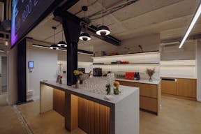 Espace �v�nementiel - ambiance industrielle et moderne- agencement modulaire - Image 7