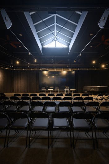 Expansive Loft with High Ceilings in Midtown Manhattan - Image 1