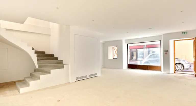 St Tropez luxury townhouse - Image 2