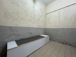 Décor/Lieu de tournage: Commissariat - Image 21