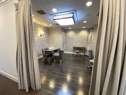 Luxury Accommodations, 90210 Convenience. - Image 3