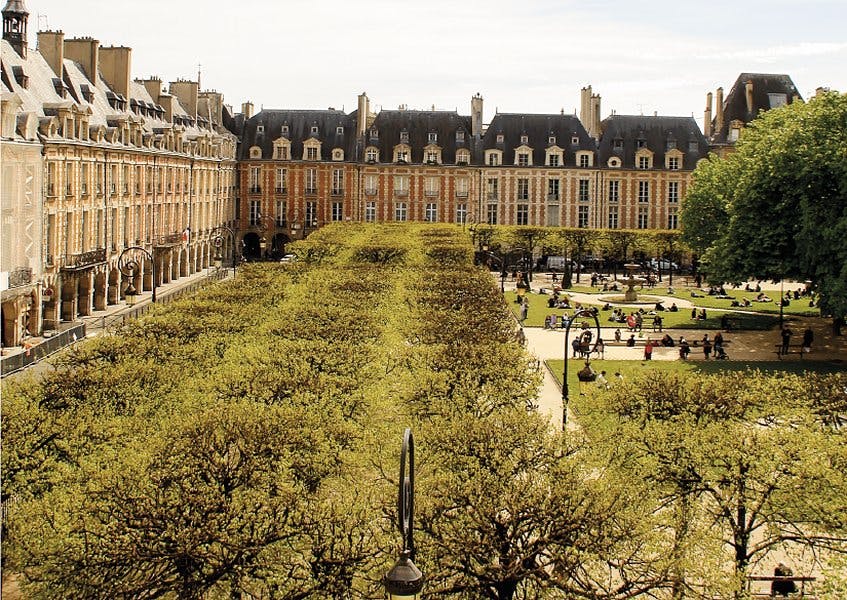 Showroom in Le Marais at Place des Vosges