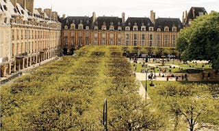 Showroom in Le Marais - Place des Vosges - Ideal Fashion Week - Image 0