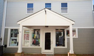Two-Level Retail Space in East Hampton - Image 1