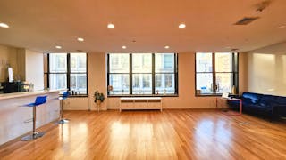 Entire Floor in SOHO with 2 extra rooms! - Image 48