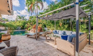 Tropical Beach style Oasis - Image 8