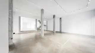 Large Showroom Rue Froissart - Image 5