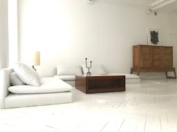 Elegant Espace minimaliste dans un Bâtiment Historique, Palais-Royal/ Louvre - Image 4