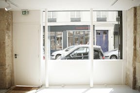 OWROOM IN PARIS – 213 sqm OF STYLE & LIGHT IN THE HEART OF THE CITY - Image 6