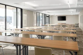 Vibrant Nashville Meeting Space - Image 3
