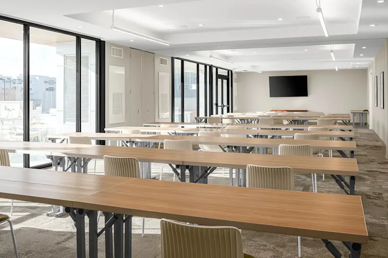 Vibrant Nashville Meeting Space - Image 3