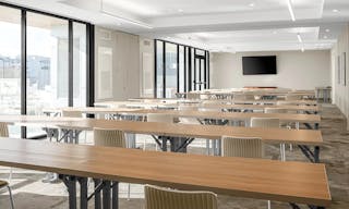 Vibrant Nashville Meeting Space - Image 3